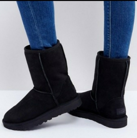 classic short black uggs